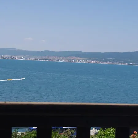Pensión антон петров Nesebar