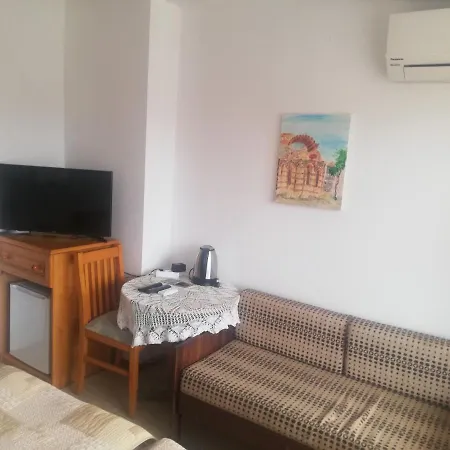 антон петров Pensión Nesebar