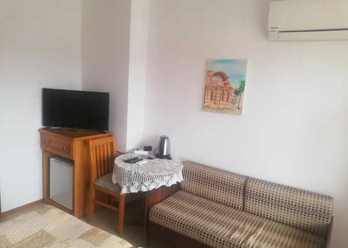 антон петров Guest house Nesebar